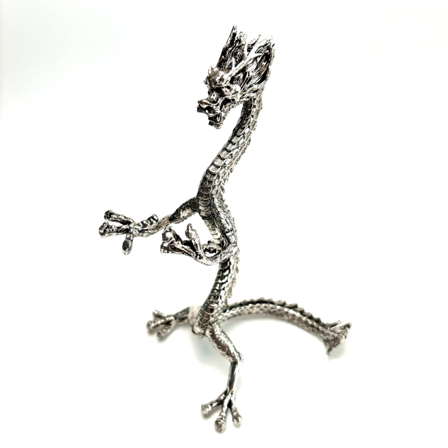 $10.7/1個 ライトローズゴールドのスタンディングドラゴンクリスタルベース、ブリリアントシルバーのスタンディングドラゴンクリスタルベース、ダークシルバーのスタンディングドラゴンクリスタルベース、クリスタルスフィアベース。