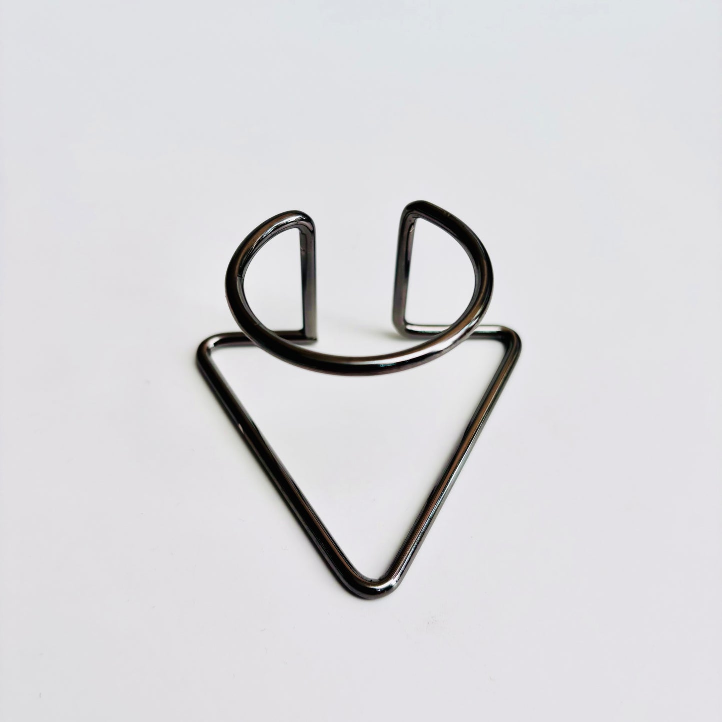 $1.3/1pcs Golden round-triangle crystal base,Silvery round-triangle crystal base,Rose gold round-triangle crystal base, Black round-triangle crystal base,crystal sphere base.