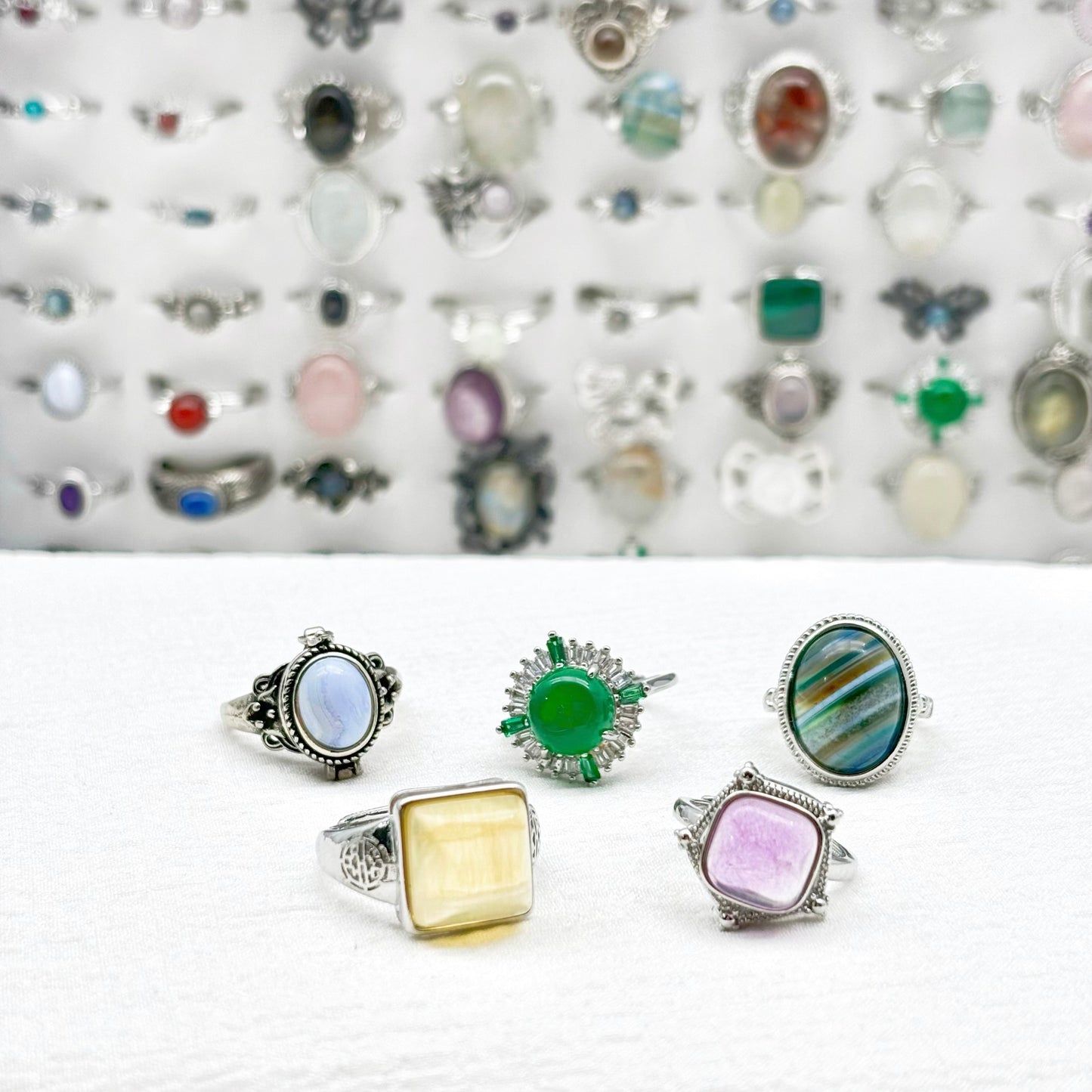 $1.5/pc Crystal Ring, Random crystal material,Wealth, health, healing, career, love, sleep, beauty。