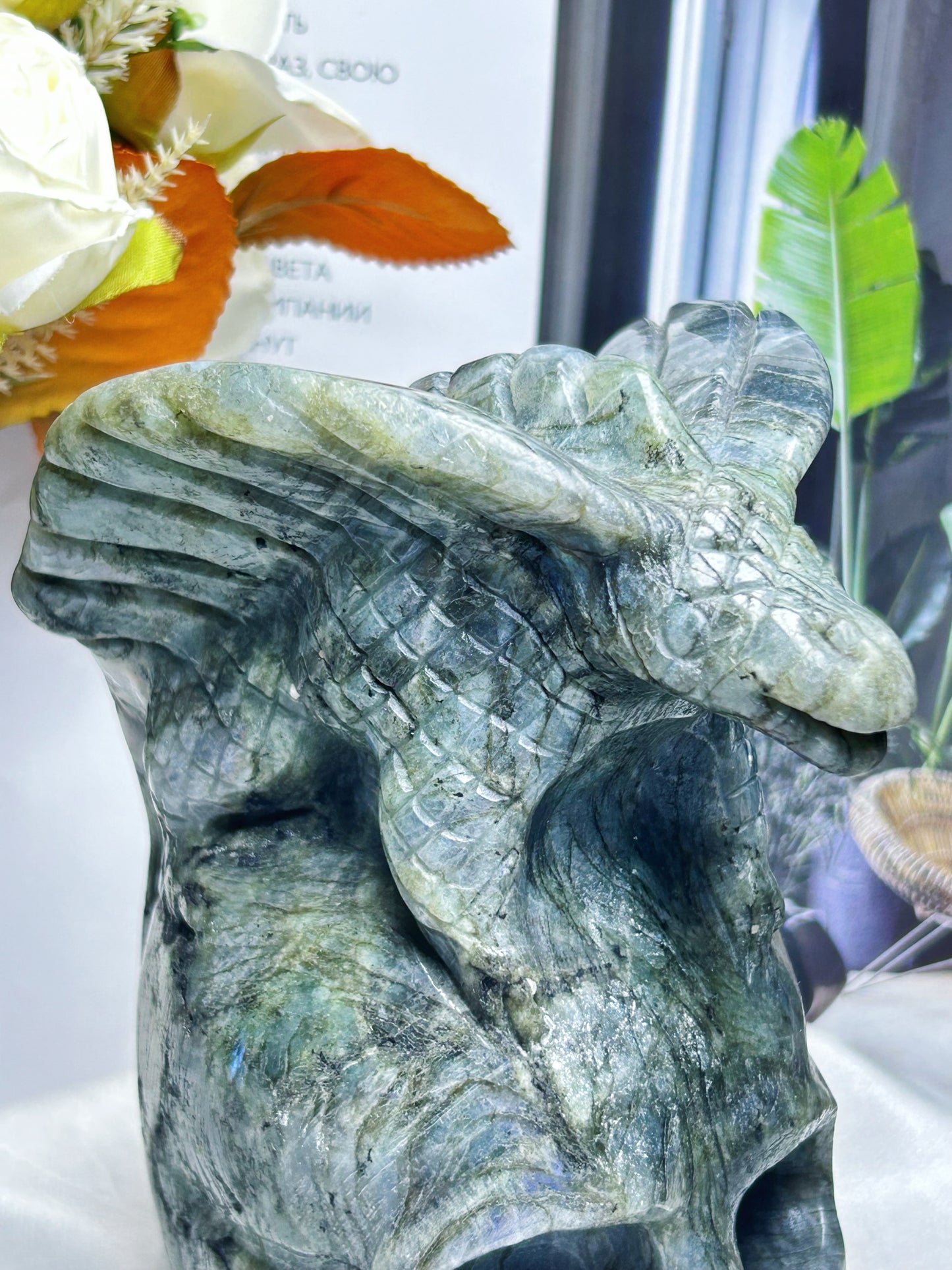 Dragón de labradorita natural de 2 kg/calavera de dragón de cristal/dragón volador de cristal/decoración del hogar/regalo de cristal