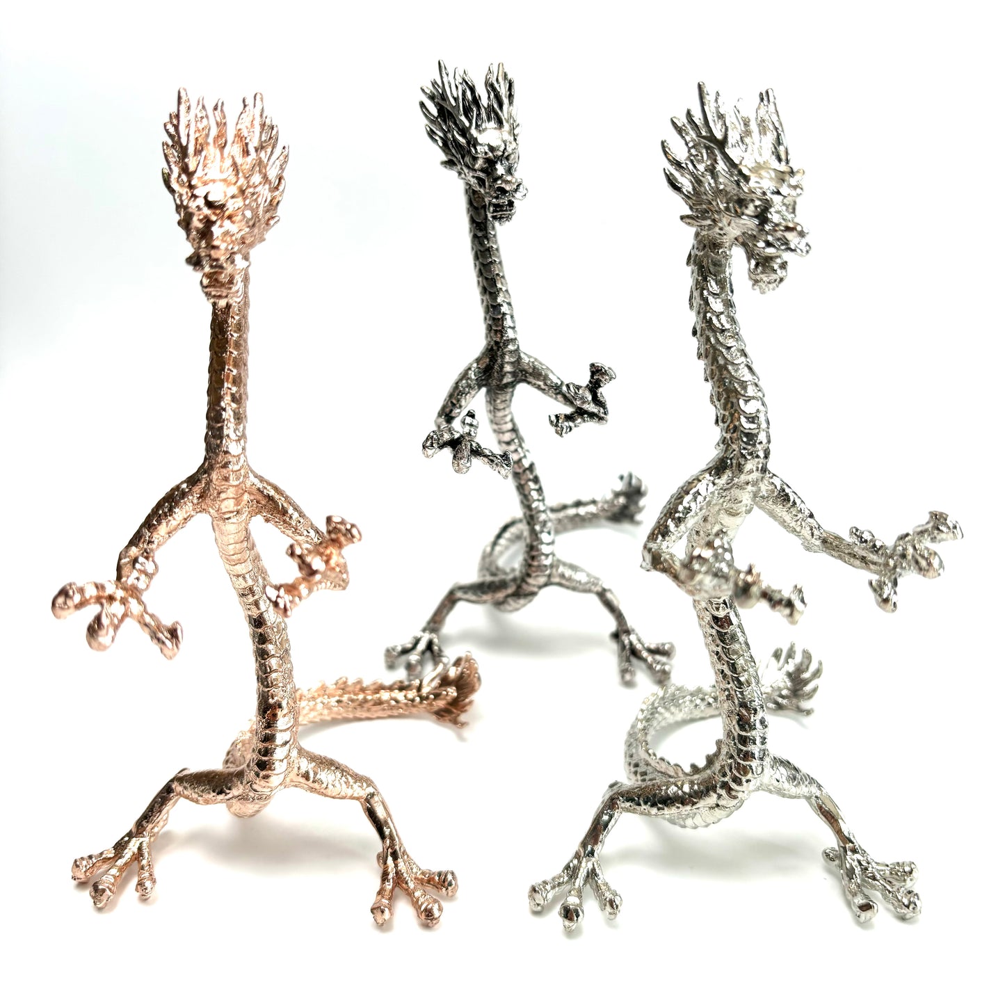 $10.7/1個 ライトローズゴールドのスタンディングドラゴンクリスタルベース、ブリリアントシルバーのスタンディングドラゴンクリスタルベース、ダークシルバーのスタンディングドラゴンクリスタルベース、クリスタルスフィアベース。