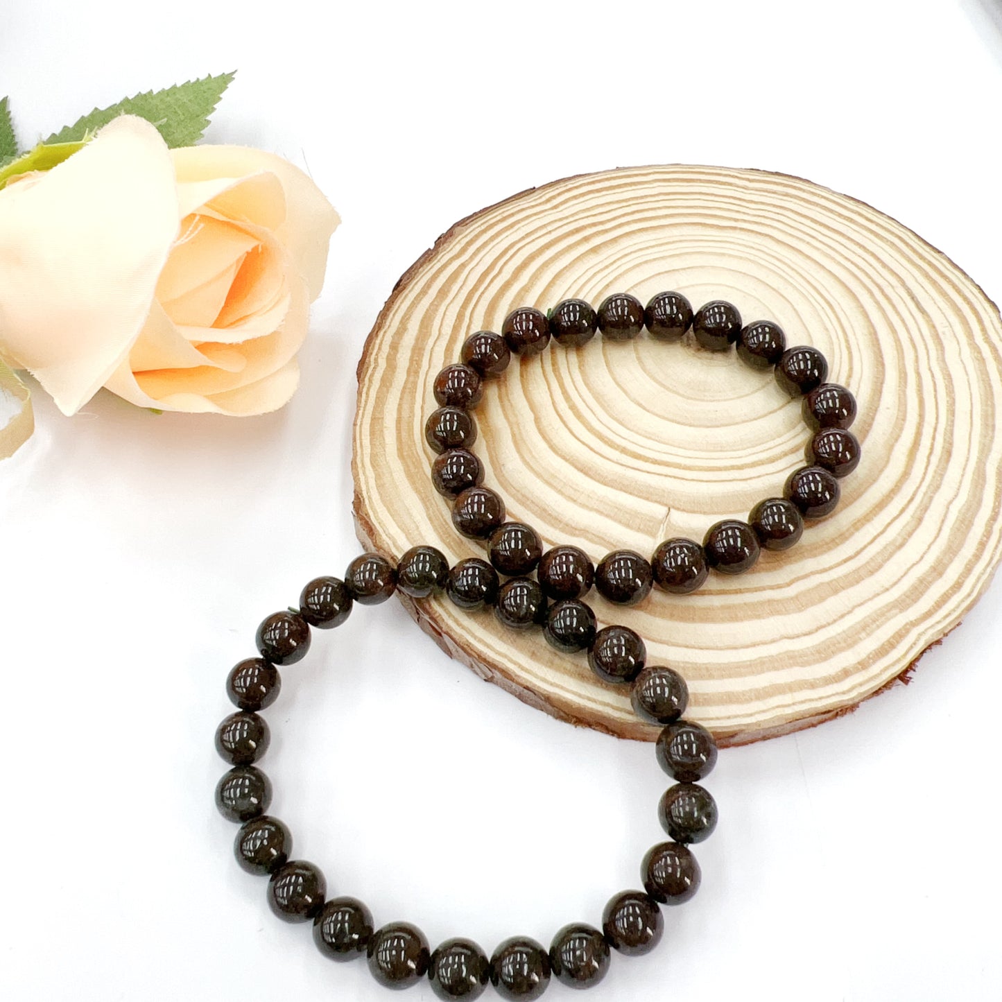 Pulsera de cuarzo de jardín. Puede mejorar la confianza en uno mismo, la sabiduría, la salud y la riqueza.