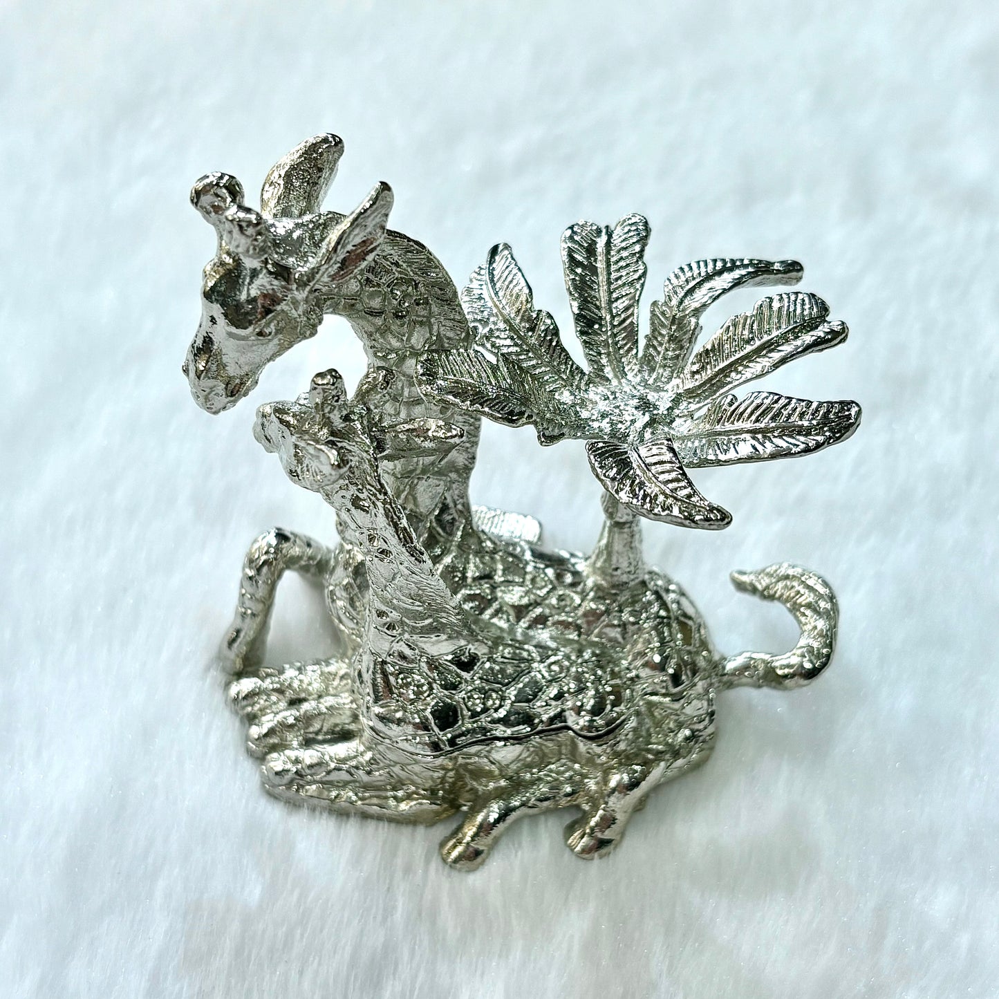 $10.9/1個 輝く銀色のキリンクリスタルベース、輝くローズゴールドのキリンクリスタルベース、クリスタル球ベース。