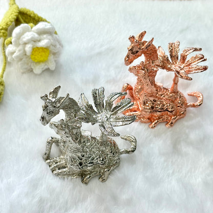 $10.9/1個 輝く銀色のキリンクリスタルベース、輝くローズゴールドのキリンクリスタルベース、クリスタル球ベース。