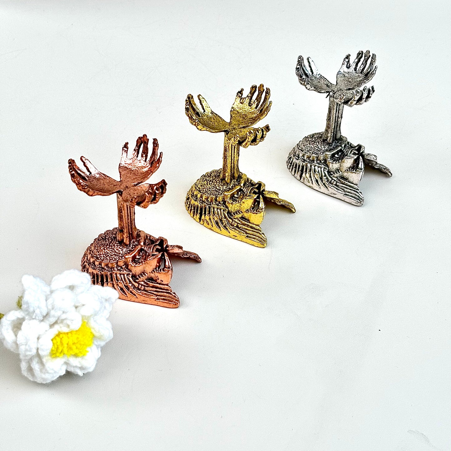 $7.9/1pcs Golden predator crystal base, Rose gold predator crystal base,Silvery predator crystal base, crystal sphere base.