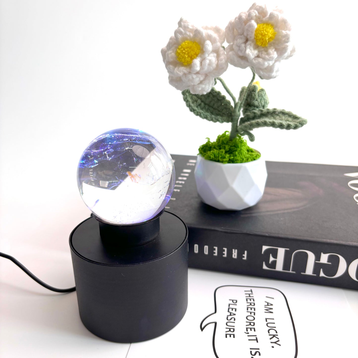 $27.2/1pcs Black Rotating Luminous Crystal Ball Base