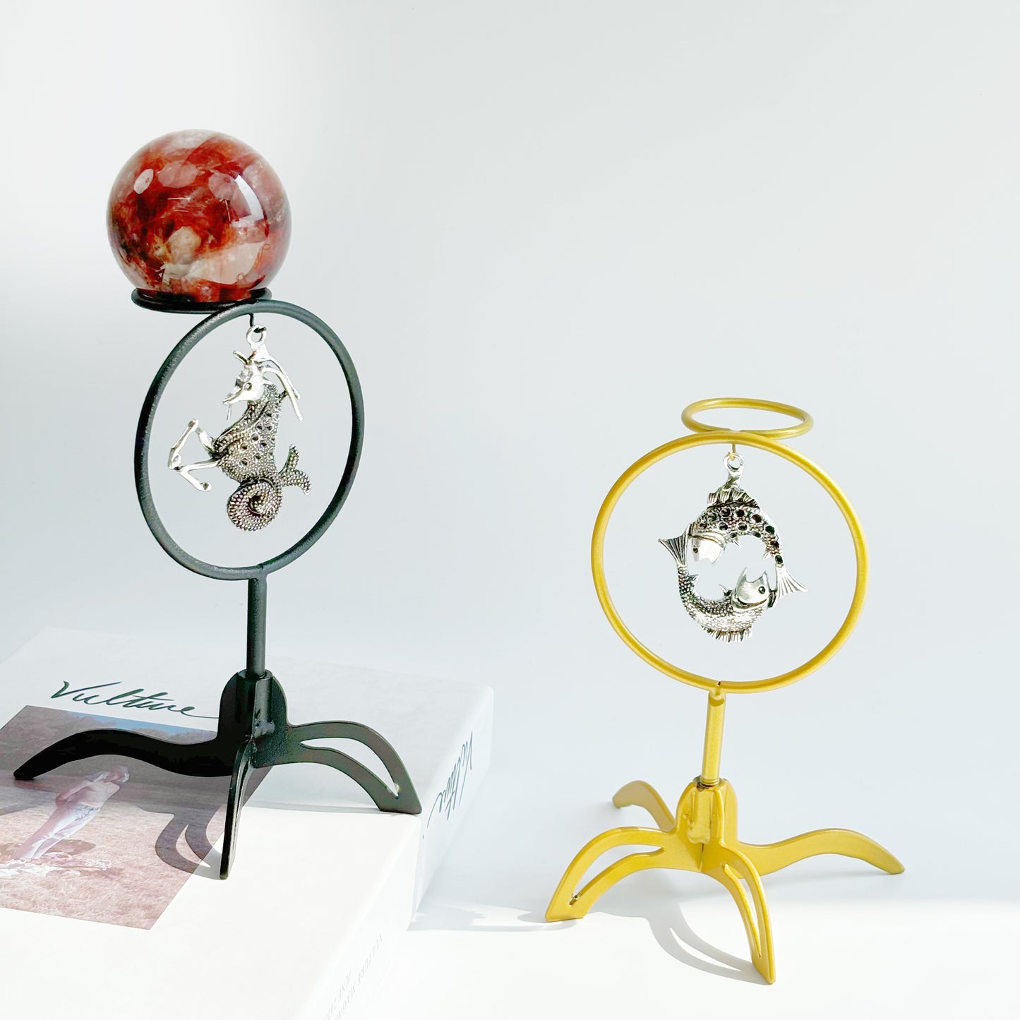 $9.1/1 pieza Esfera del zodiaco y base de esfera de cristal colgante.