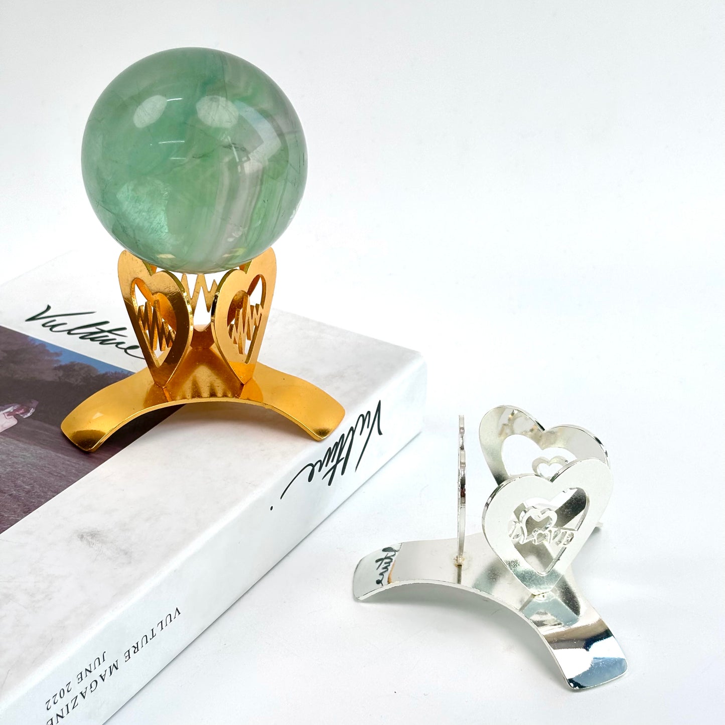 $5.6/1pcs Three hearts base crystal sphere base.