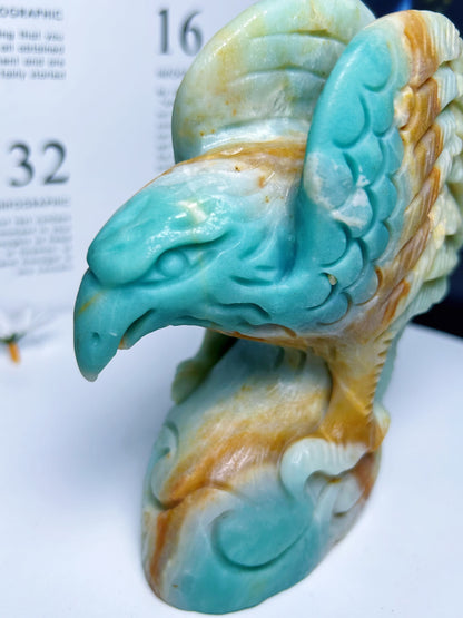 ブルーカリビアンカルサイトカービングイーグル、ブルークォーツクリスタル、ヒーリングクリスタル、ホワイトアラゴナイト 1.137kg